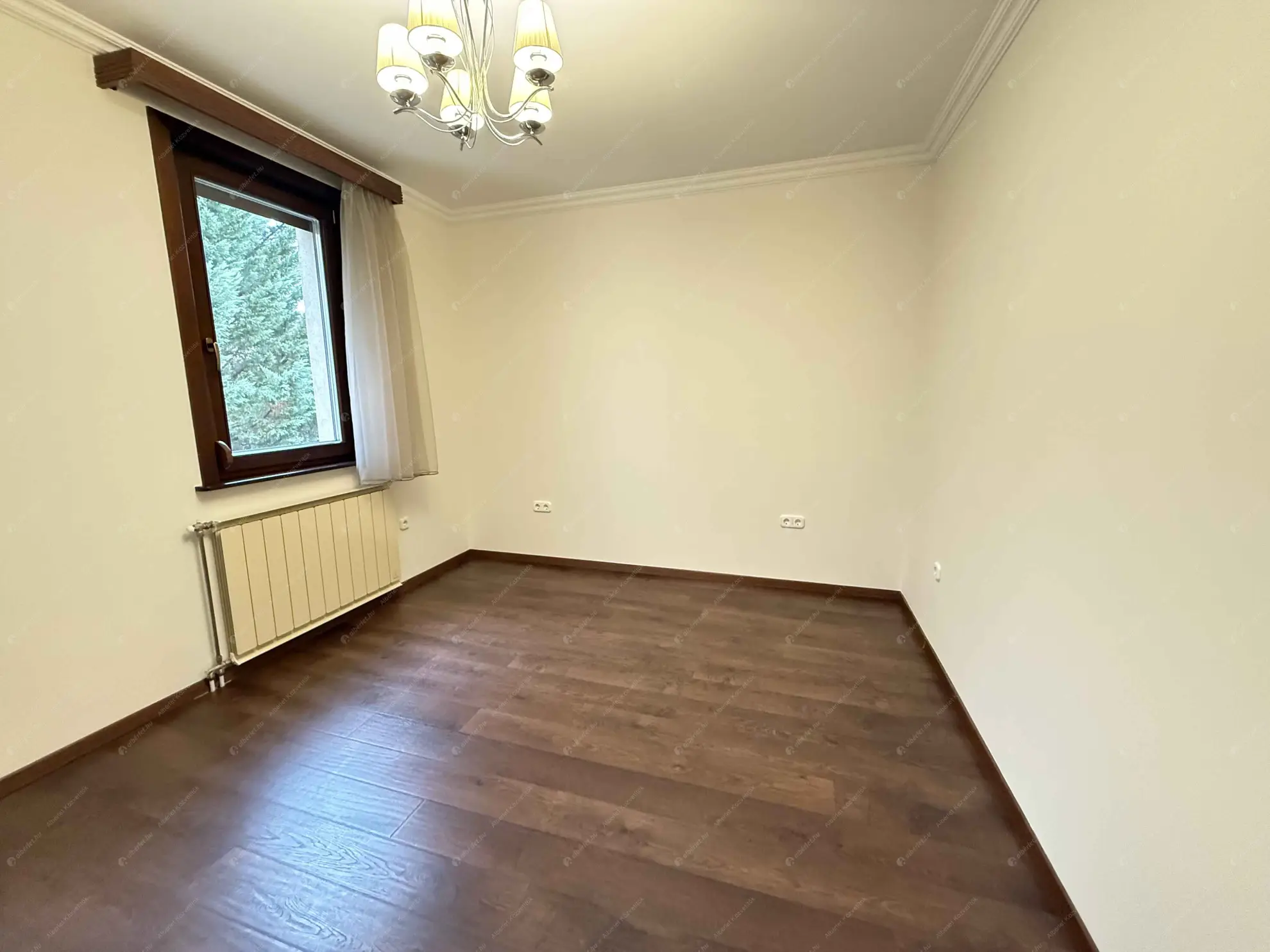 Kiadó albérlet 460000 Ft/hó áron: Budapest, II. kerület  Pusztaszeri út. Mérete: 70 nm, 2 szobás | Alberlet.hu - 6589421