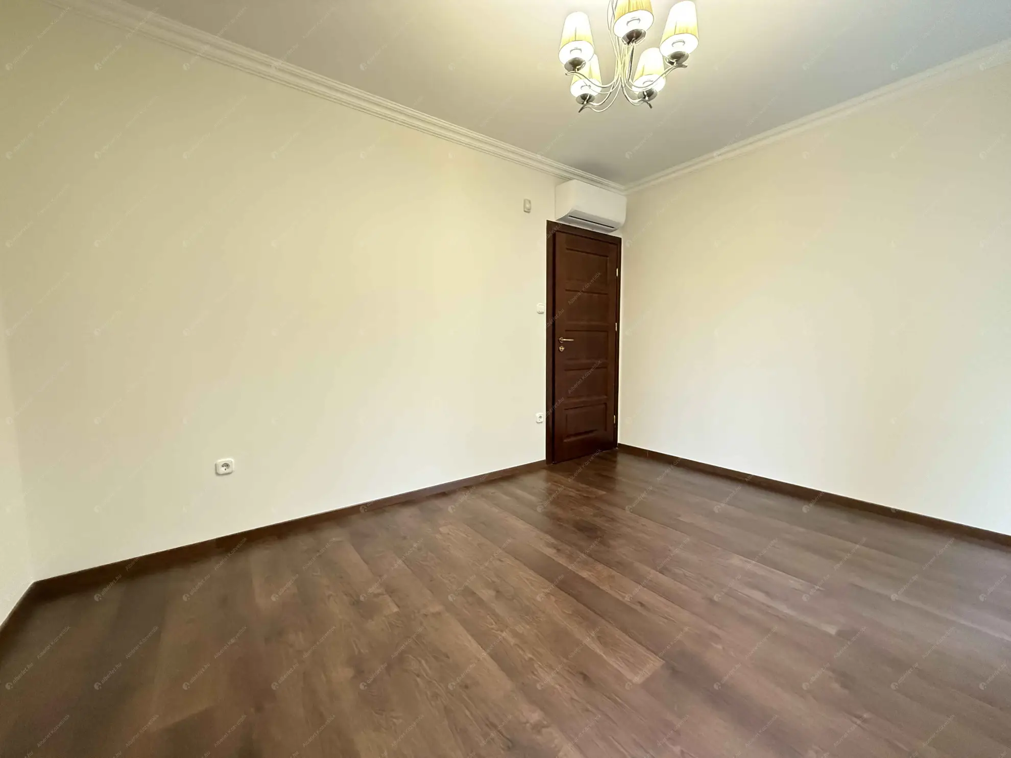 Kiadó albérlet 460000 Ft/hó áron: Budapest, II. kerület  Pusztaszeri út. Mérete: 70 nm, 2 szobás | Alberlet.hu - 6589422