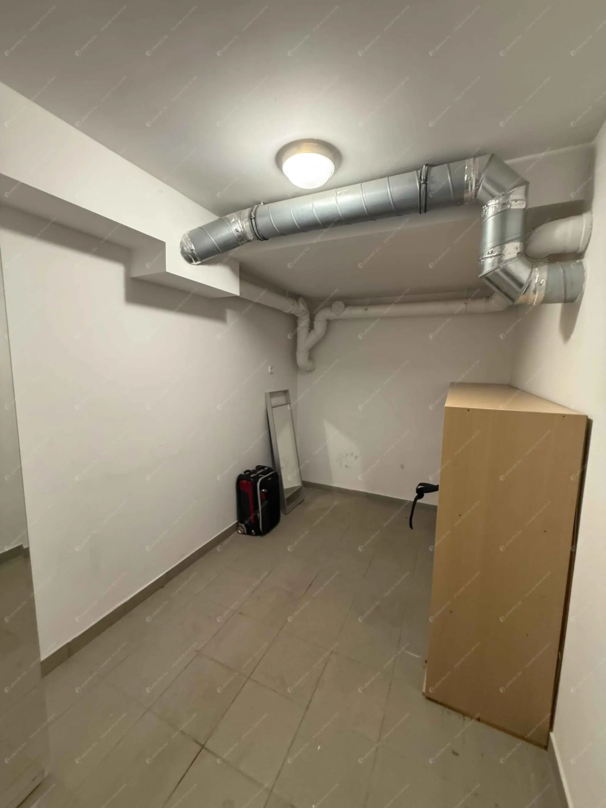 Kiadó albérlet 460000 Ft/hó áron: Budapest, II. kerület  Pusztaszeri út. Mérete: 70 nm, 2 szobás | Alberlet.hu - 6589434