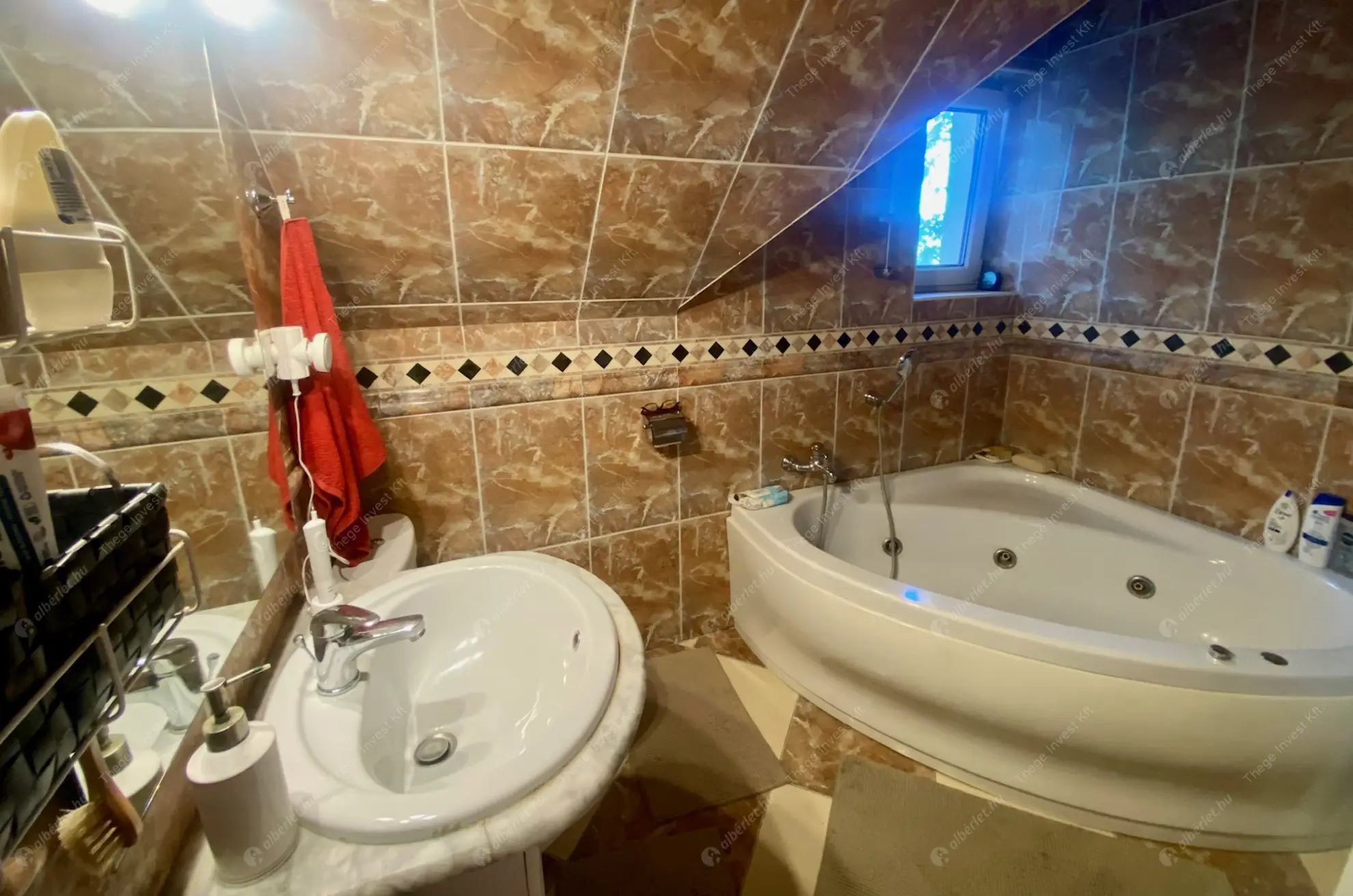 Kiadó albérlet 380000 Ft/hó áron: Budapest, II. kerület  Pusztaszeri út. Mérete: 75 nm, 2 szobás | Alberlet.hu - 6559001