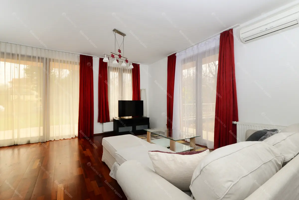 Kiadó albérlet 402000 Ft/hó áron: Budapest, II. kerület  Pusztaszeri út. Mérete: 87 nm, 3 szobás | Alberlet.hu - 5869005