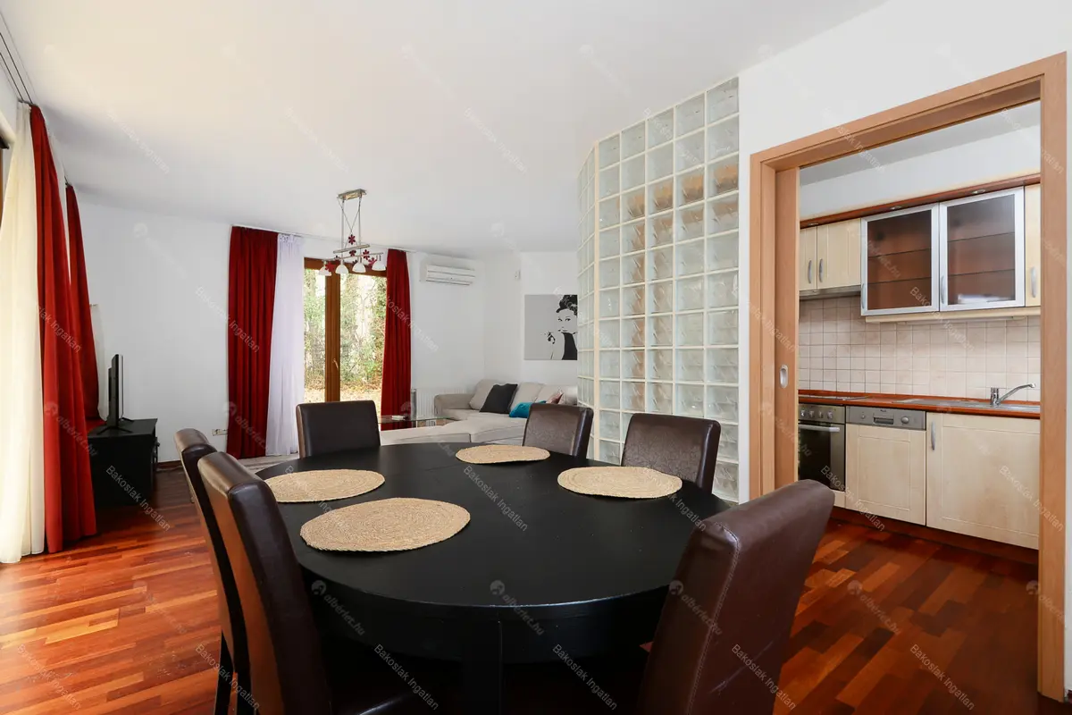 Kiadó albérlet 402000 Ft/hó áron: Budapest, II. kerület  Pusztaszeri út. Mérete: 87 nm, 3 szobás | Alberlet.hu - 5869009