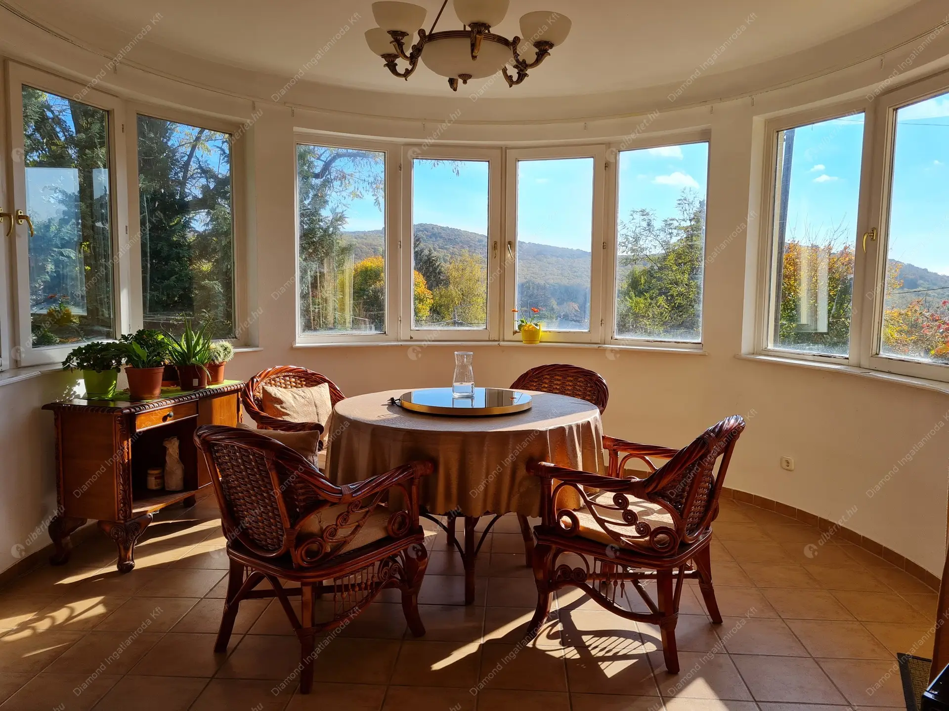 Kiadó albérlet 777000 Ft/hó áron: Budapest, II. kerület  Remetekertvaros  . Mérete: 330 nm, 4 szobás | Alberlet.hu - 5997801