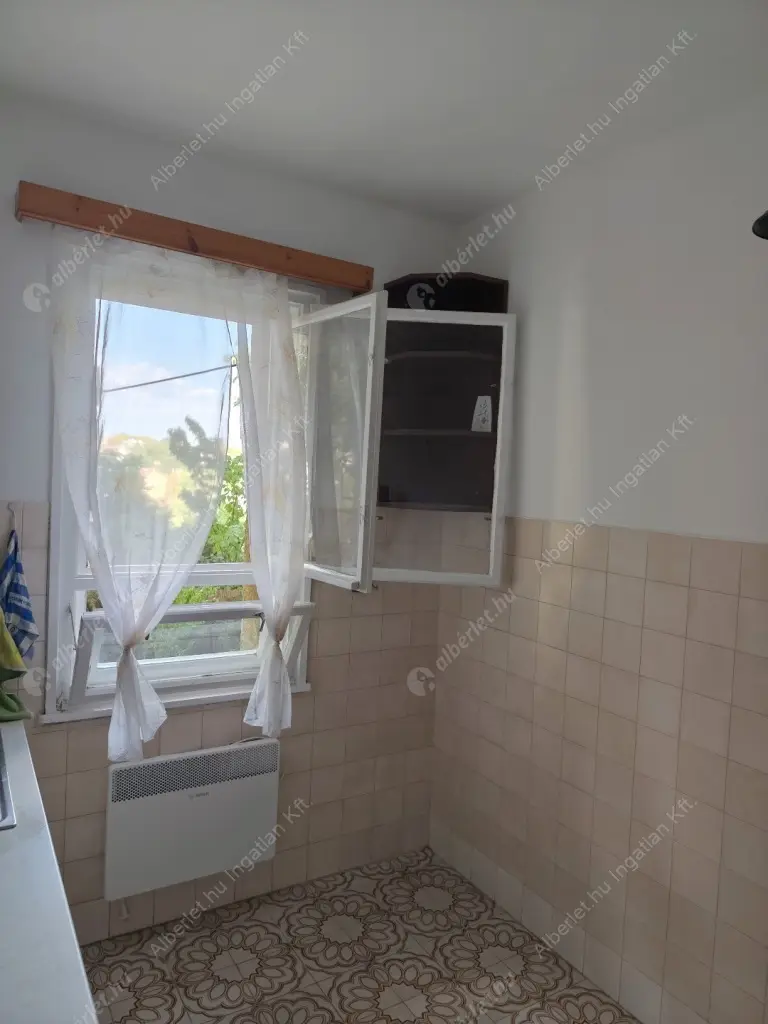 Kiadó albérlet 230000 Ft/hó áron: Budapest, II. kerület  Rókushegyi lépcső. Mérete: 52 nm, 2 szobás | Alberlet.hu - 6549616