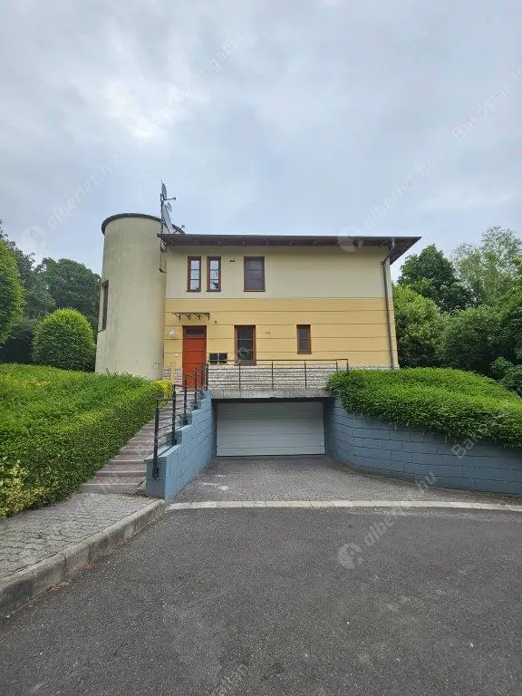 Kiadó albérlet 630000 Ft/hó áron: Budapest, II. kerület  Selyemakác utca. Mérete: 110 nm, 3 szobás | Alberlet.hu - 6590669