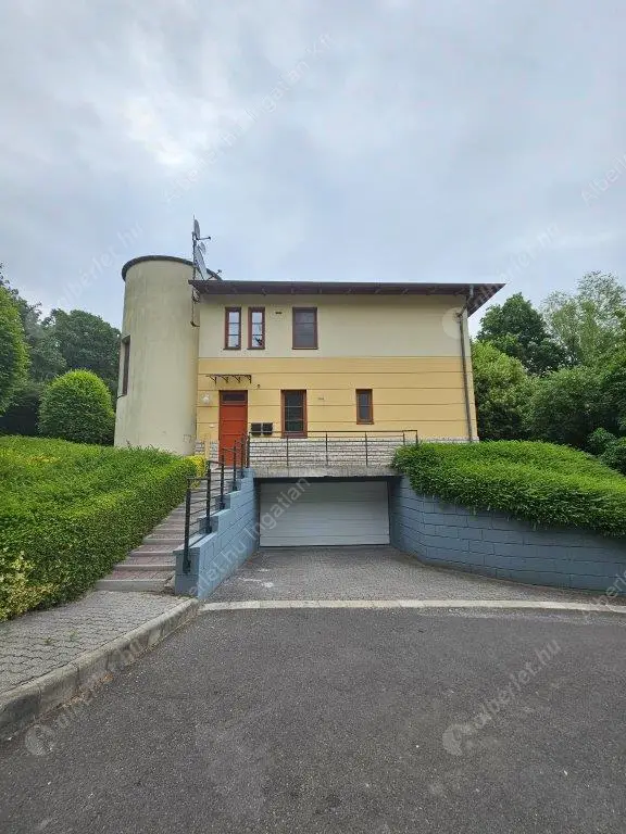 Kiadó albérlet 629000 Ft/hó áron: Budapest, II. kerület  Selyemakác utca. Mérete: 110 nm, 3 szobás | Alberlet.hu - 6615481