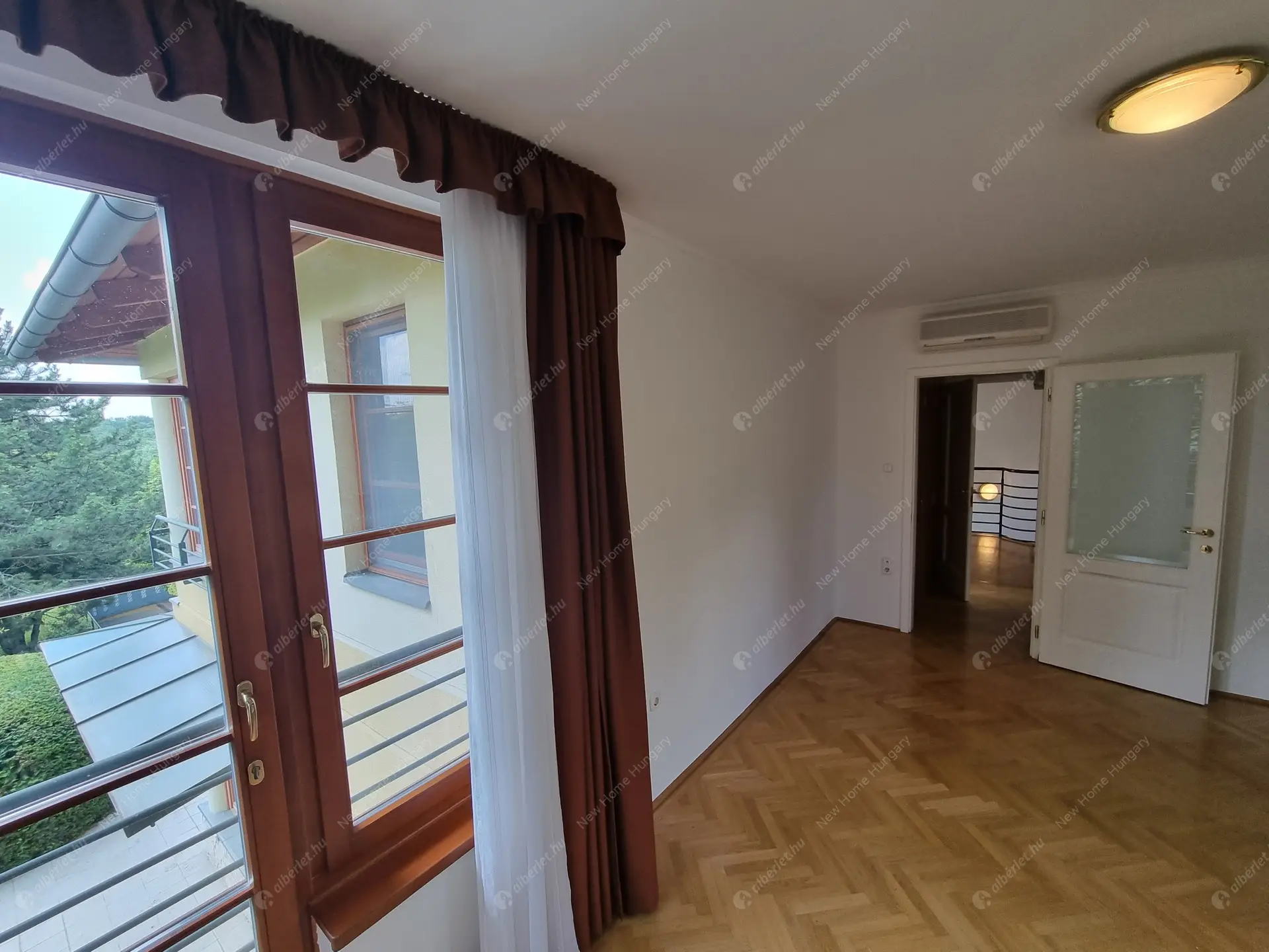 Kiadó albérlet 1135000 Ft/hó áron: Budapest, II. kerület  Selyemakác utca. Mérete: 220 nm, 4 szobás | Alberlet.hu - 6016648