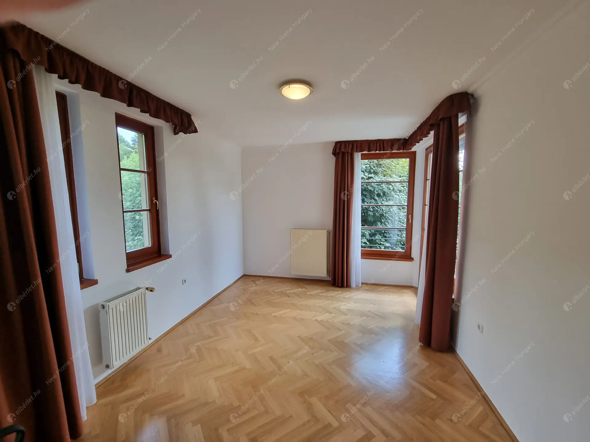 Kiadó albérlet 1135000 Ft/hó áron: Budapest, II. kerület  Selyemakác utca. Mérete: 220 nm, 4 szobás | Alberlet.hu - 6016649