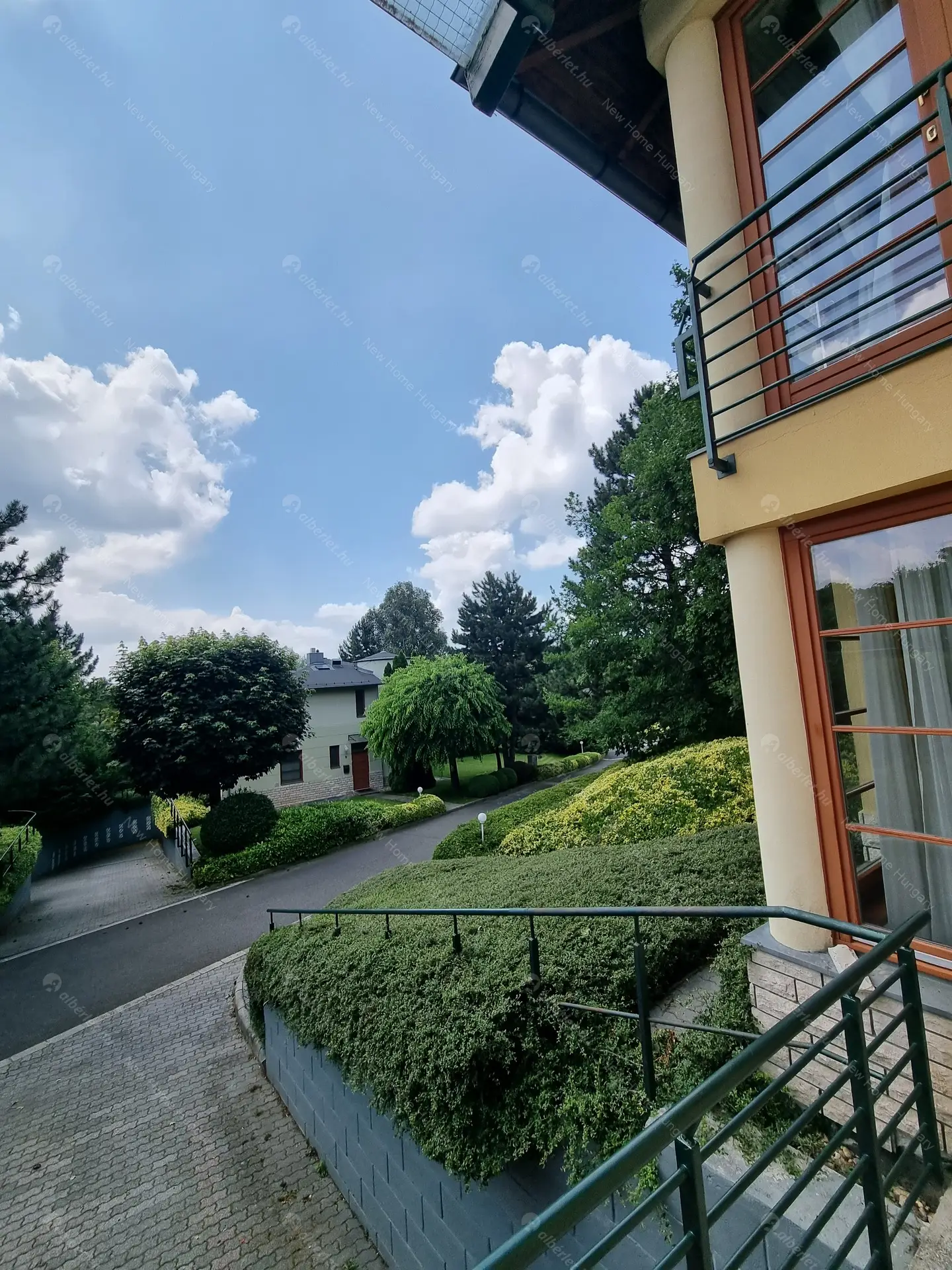 Kiadó albérlet 1135000 Ft/hó áron: Budapest, II. kerület  Selyemakác utca. Mérete: 220 nm, 4 szobás | Alberlet.hu - 6016657