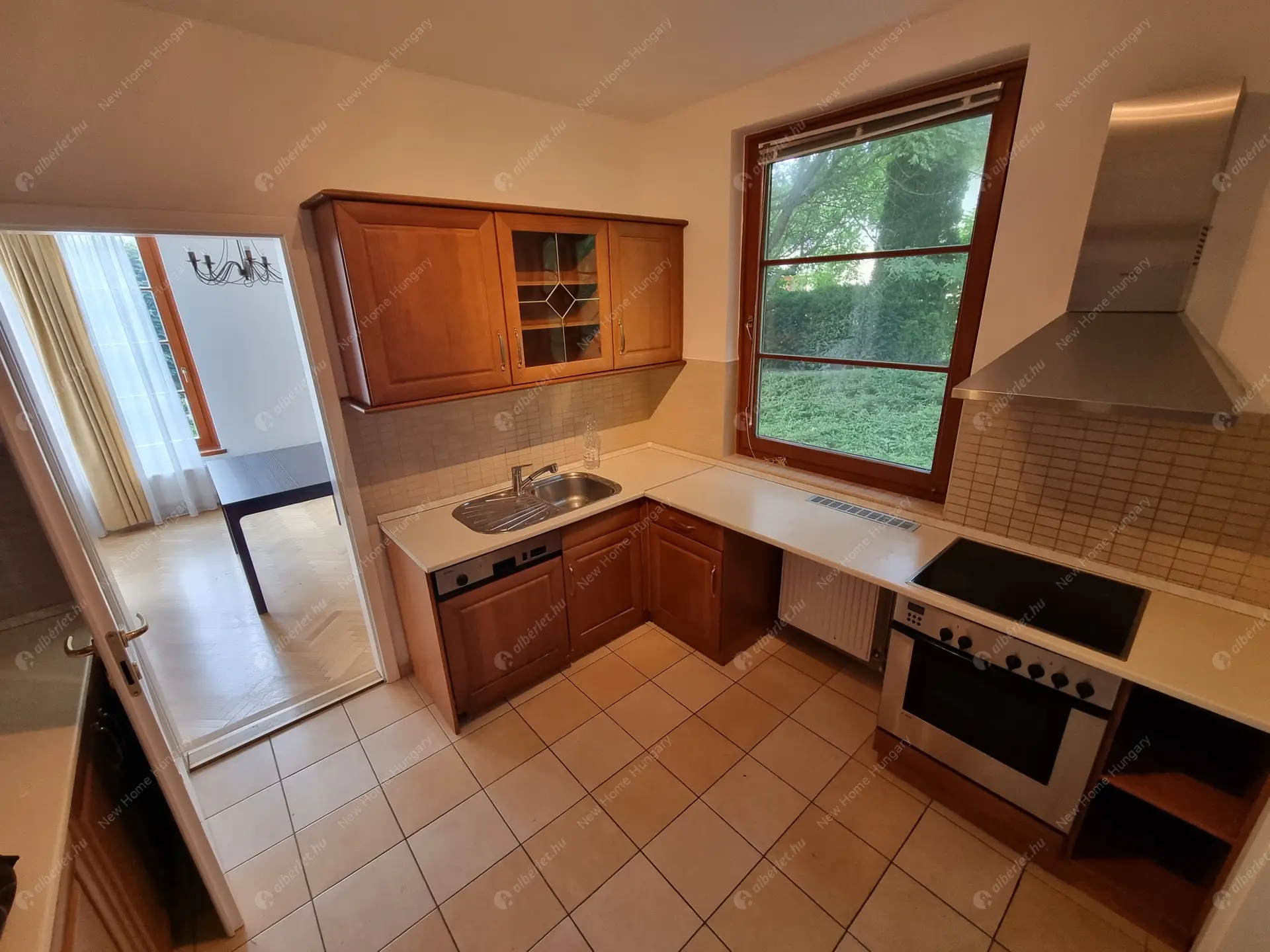 Kiadó albérlet 1135000 Ft/hó áron: Budapest, II. kerület  Selyemakác utca. Mérete: 220 nm, 4 szobás | Alberlet.hu - 6016659