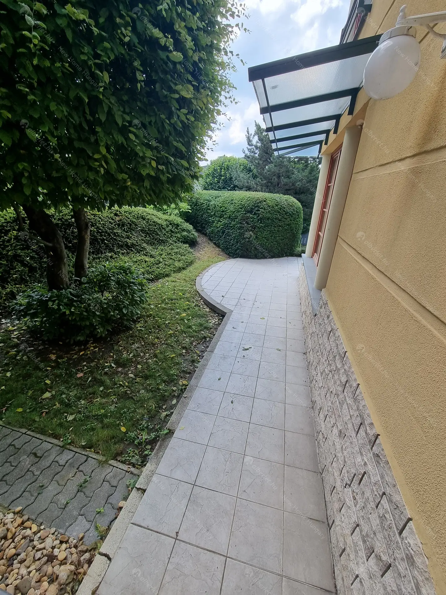 Kiadó albérlet 1135000 Ft/hó áron: Budapest, II. kerület  Selyemakác utca. Mérete: 220 nm, 4 szobás | Alberlet.hu - 6016663