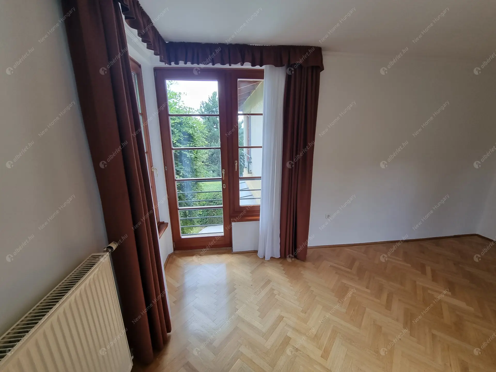 Kiadó albérlet 1135000 Ft/hó áron: Budapest, II. kerület  Selyemakác utca. Mérete: 220 nm, 4 szobás | Alberlet.hu - 6016669