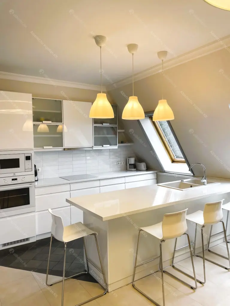 Kiadó albérlet 449000 Ft/hó áron: Budapest, II. kerület  Síp utca. Mérete: 100 nm, 4 szobás | Alberlet.hu - 6694227