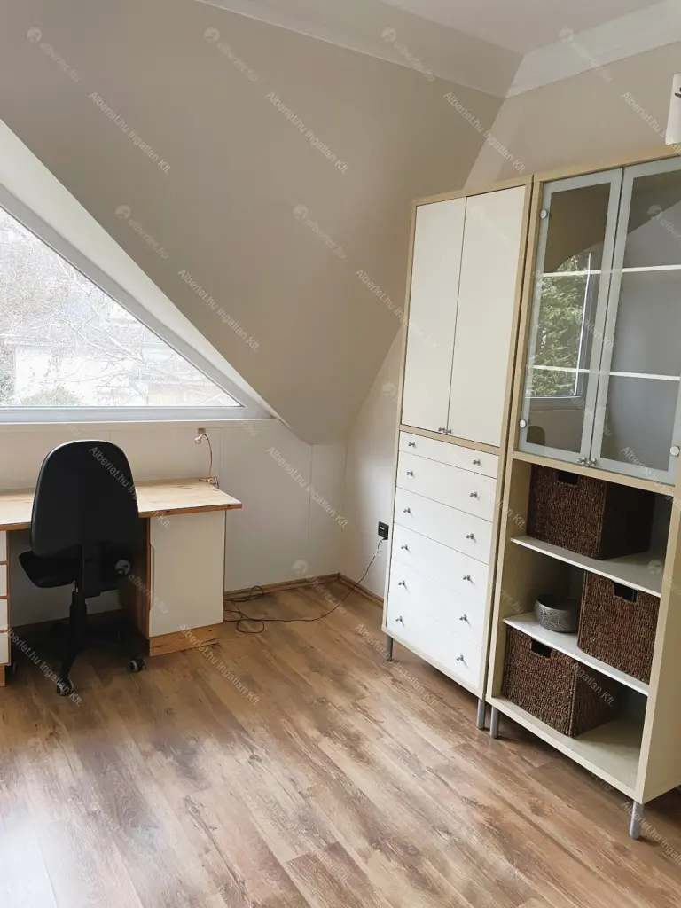 Kiadó albérlet 449000 Ft/hó áron: Budapest, II. kerület  Síp utca. Mérete: 100 nm, 4 szobás | Alberlet.hu - 6694231