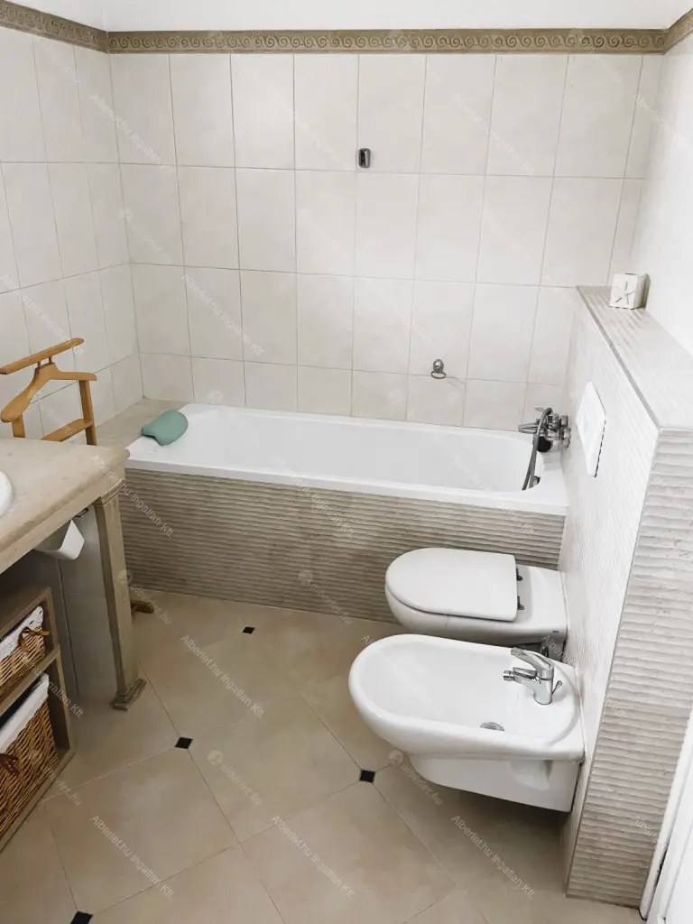 Kiadó albérlet 449000 Ft/hó áron: Budapest, II. kerület  Síp utca. Mérete: 100 nm, 4 szobás | Alberlet.hu - 6694233