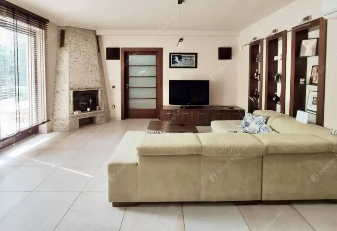 Kiadó albérlet 1917000 Ft/hó áron: Budapest, II. kerület  Sólyomvölgy utca. Mérete: 230 nm, 6 szobás | Alberlet.hu - 6587736