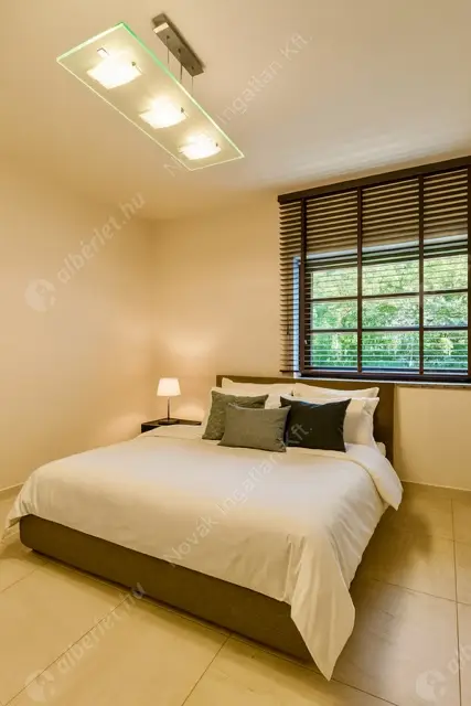 Kiadó albérlet 1917000 Ft/hó áron: Budapest, II. kerület  Sólyomvölgy utca. Mérete: 230 nm, 6 szobás | Alberlet.hu - 6587737