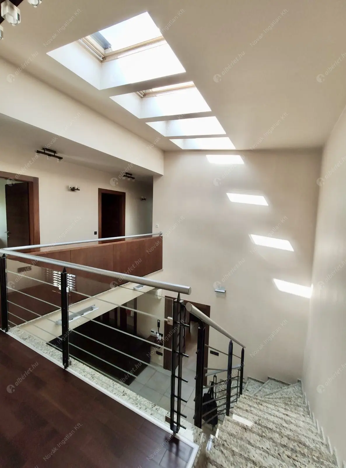 Kiadó albérlet 1917000 Ft/hó áron: Budapest, II. kerület  Sólyomvölgy utca. Mérete: 230 nm, 6 szobás | Alberlet.hu - 6587738