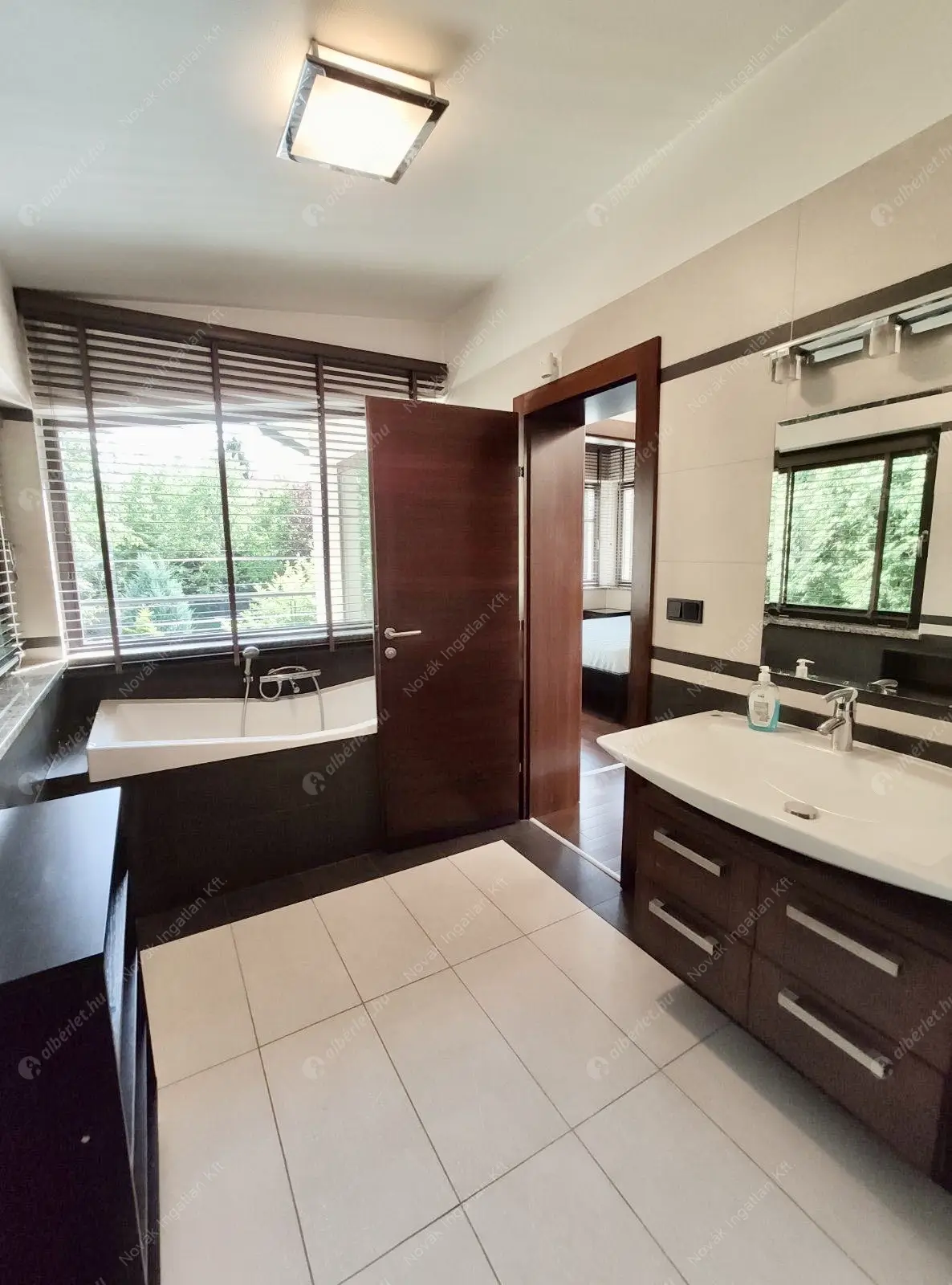 Kiadó albérlet 1917000 Ft/hó áron: Budapest, II. kerület  Sólyomvölgy utca. Mérete: 230 nm, 6 szobás | Alberlet.hu - 6587749