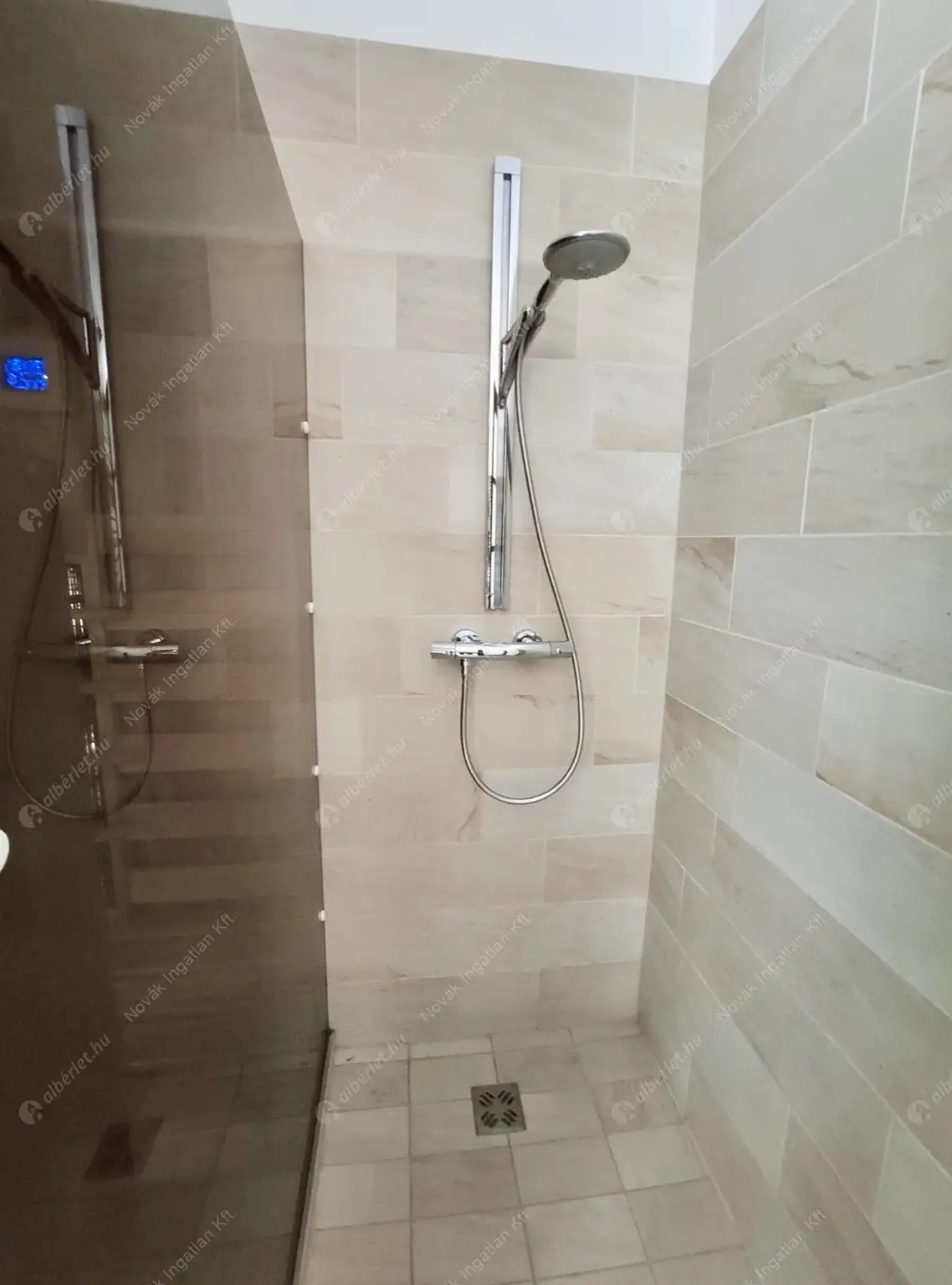 Kiadó albérlet 1917000 Ft/hó áron: Budapest, II. kerület  Sólyomvölgy utca. Mérete: 230 nm, 6 szobás | Alberlet.hu - 6587759