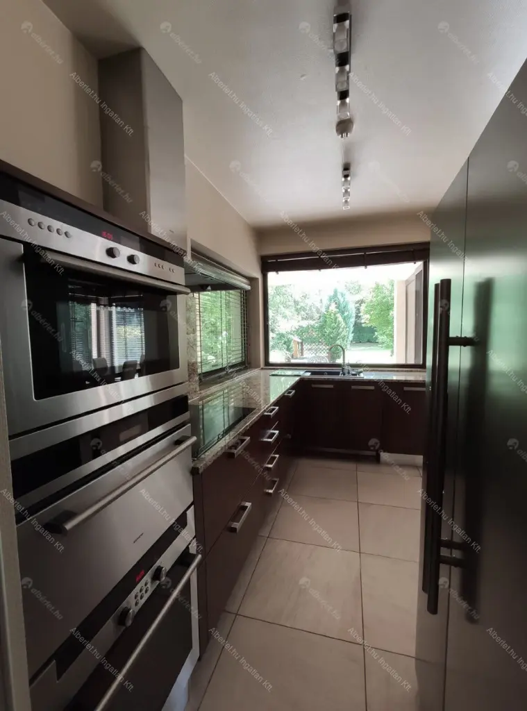 Kiadó albérlet 2000000 Ft/hó áron: Budapest, II. kerület  Sólyomvölgy utca. Mérete: 230 nm, 6 szobás | Alberlet.hu - 6683501