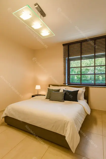 Kiadó albérlet 2000000 Ft/hó áron: Budapest, II. kerület  Sólyomvölgy utca. Mérete: 230 nm, 6 szobás | Alberlet.hu - 6683509