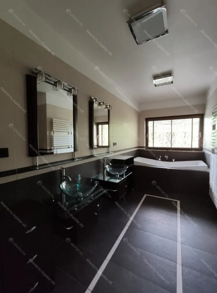 Kiadó albérlet 2000000 Ft/hó áron: Budapest, II. kerület  Sólyomvölgy utca. Mérete: 230 nm, 6 szobás | Alberlet.hu - 6683511