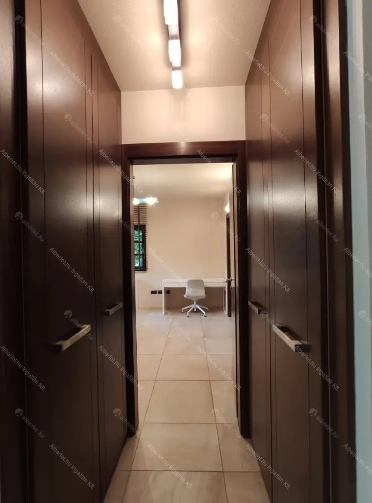 Kiadó albérlet 2000000 Ft/hó áron: Budapest, II. kerület  Sólyomvölgy utca. Mérete: 230 nm, 6 szobás | Alberlet.hu - 6683514