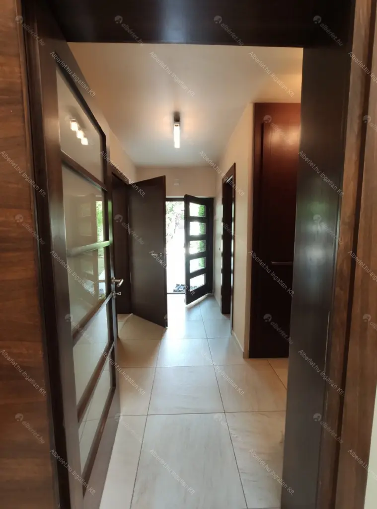 Kiadó albérlet 2000000 Ft/hó áron: Budapest, II. kerület  Sólyomvölgy utca. Mérete: 230 nm, 6 szobás | Alberlet.hu - 6683518