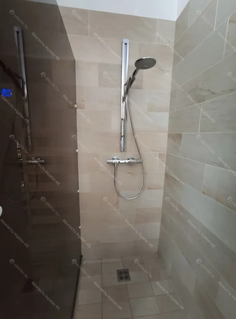 Kiadó albérlet 2000000 Ft/hó áron: Budapest, II. kerület  Sólyomvölgy utca. Mérete: 230 nm, 6 szobás | Alberlet.hu - 6683522