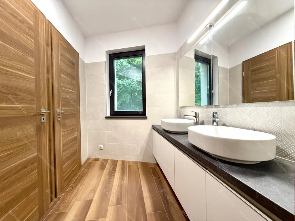 Kiadó albérlet 579000 Ft/hó áron: Budapest, II. kerület  Szabadság utca. Mérete: 110 nm, 3 szobás | Alberlet.hu - 6665893