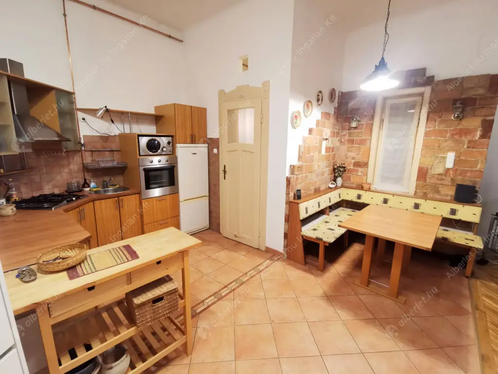 Kiadó albérlet 280000 Ft/hó áron: Budapest, II. kerület  Szász Károly utca. Mérete: 64 nm, 2 szobás | Alberlet.hu - 6604667