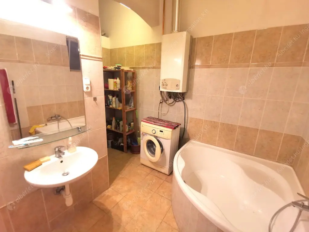 Kiadó albérlet 280000 Ft/hó áron: Budapest, II. kerület  Szász Károly utca. Mérete: 64 nm, 2 szobás | Alberlet.hu - 6604671