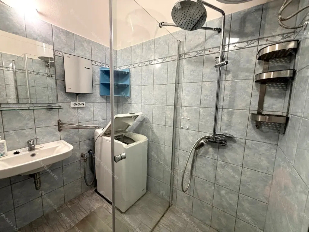 Kiadó albérlet 350000 Ft/hó áron: Budapest, II. kerület  Szász Károly utca. Mérete: 84 nm, 2 szobás | Alberlet.hu - 6693154