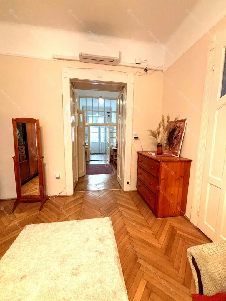 Kiadó albérlet 350000 Ft/hó áron: Budapest, II. kerület  Szász Károly utca. Mérete: 84 nm, 2 szobás | Alberlet.hu - 6693161