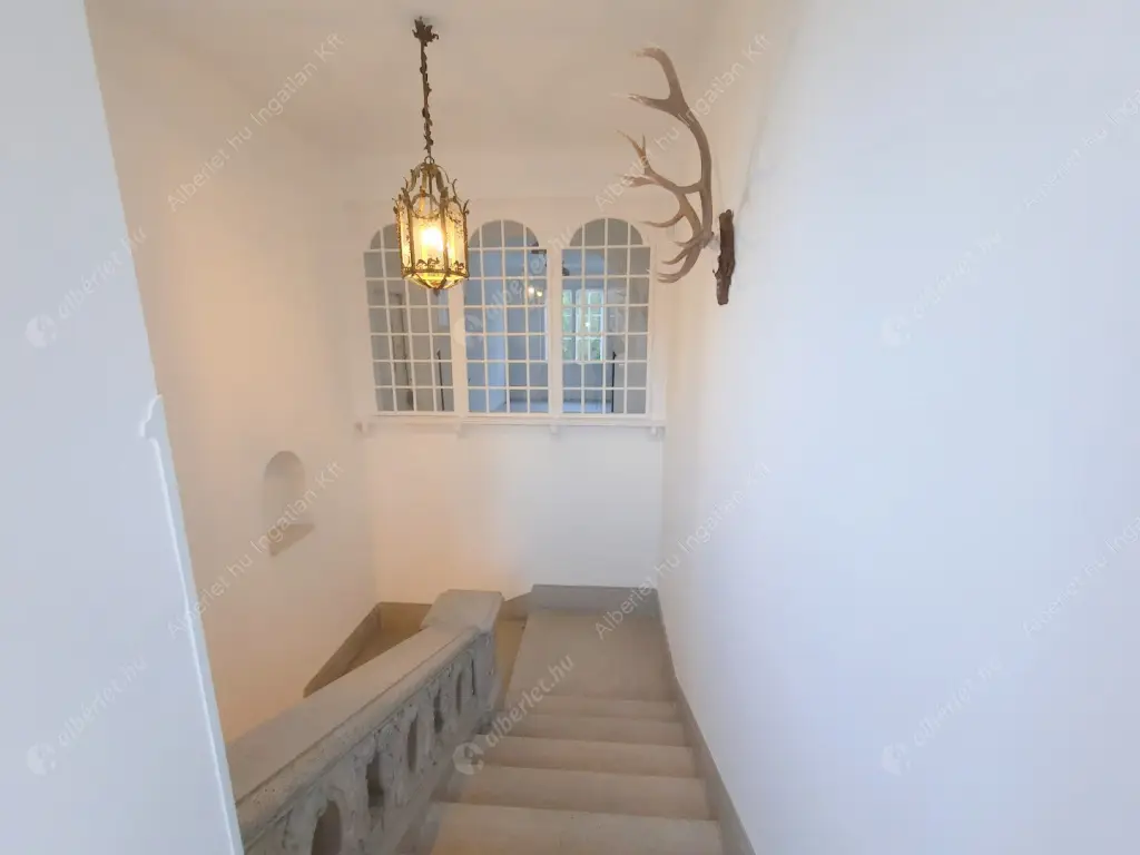 Kiadó albérlet 1200000 Ft/hó áron: Budapest, II. kerület  Szemlőhegy utca. Mérete: 164 nm, 4 szobás | Alberlet.hu - 6518911