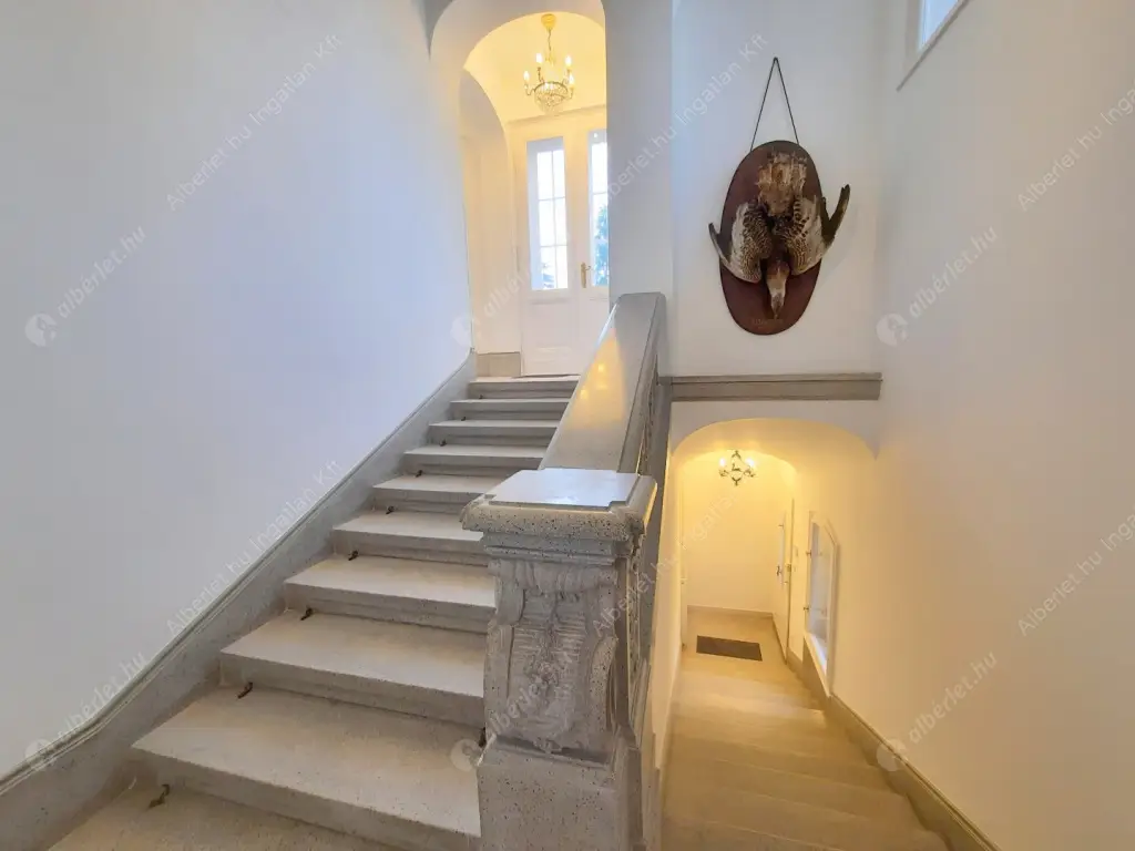 Kiadó albérlet 1200000 Ft/hó áron: Budapest, II. kerület  Szemlőhegy utca. Mérete: 164 nm, 4 szobás | Alberlet.hu - 6518912