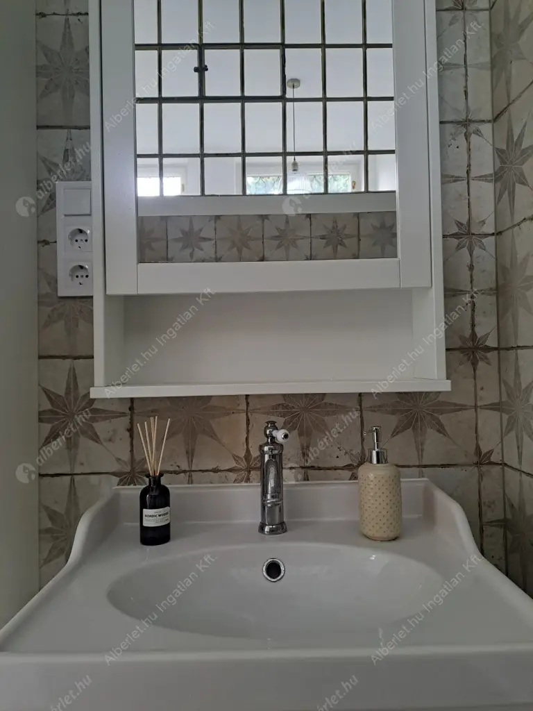 Kiadó albérlet 460000 Ft/hó áron: Budapest, II. kerület  Szemlőhegy utca. Mérete: 60 nm, 2 szobás | Alberlet.hu - 6556911