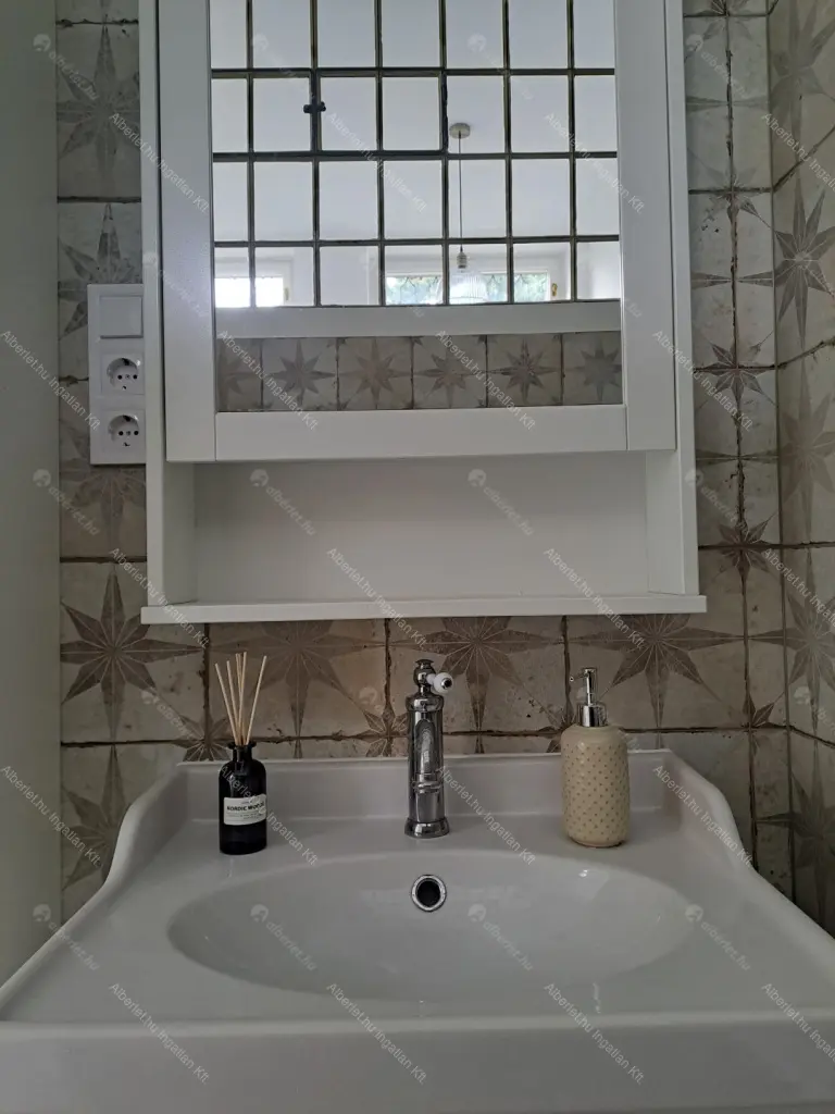 Kiadó albérlet 460000 Ft/hó áron: Budapest, II. kerület  Szemlőhegy utca. Mérete: 60 nm, 2 szobás | Alberlet.hu - 6681812