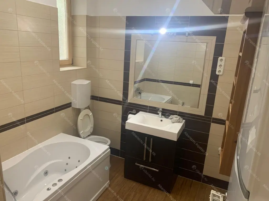 Kiadó albérlet 360000 Ft/hó áron: Budapest, II. kerület  Szemlőhegy utca. Mérete: 77 nm, 2 szobás | Alberlet.hu - 6668392