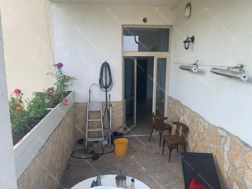 Kiadó albérlet 360000 Ft/hó áron: Budapest, II. kerület  Szemlőhegy utca. Mérete: 77 nm, 2 szobás | Alberlet.hu - 6668393