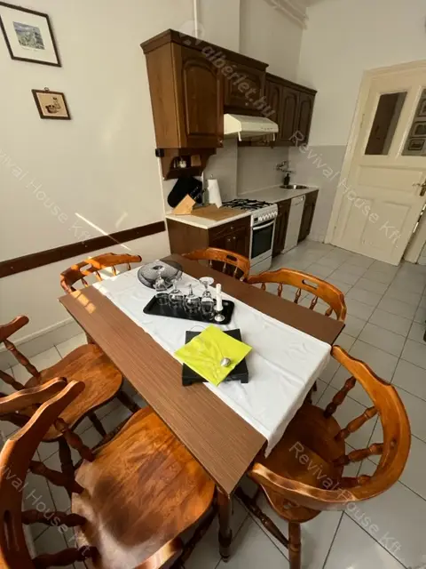 Kiadó albérlet 550000 Ft/hó áron: Budapest, II. kerület  Szépvölgyi út. Mérete: 130 nm, 4 szobás | Alberlet.hu - 6123346