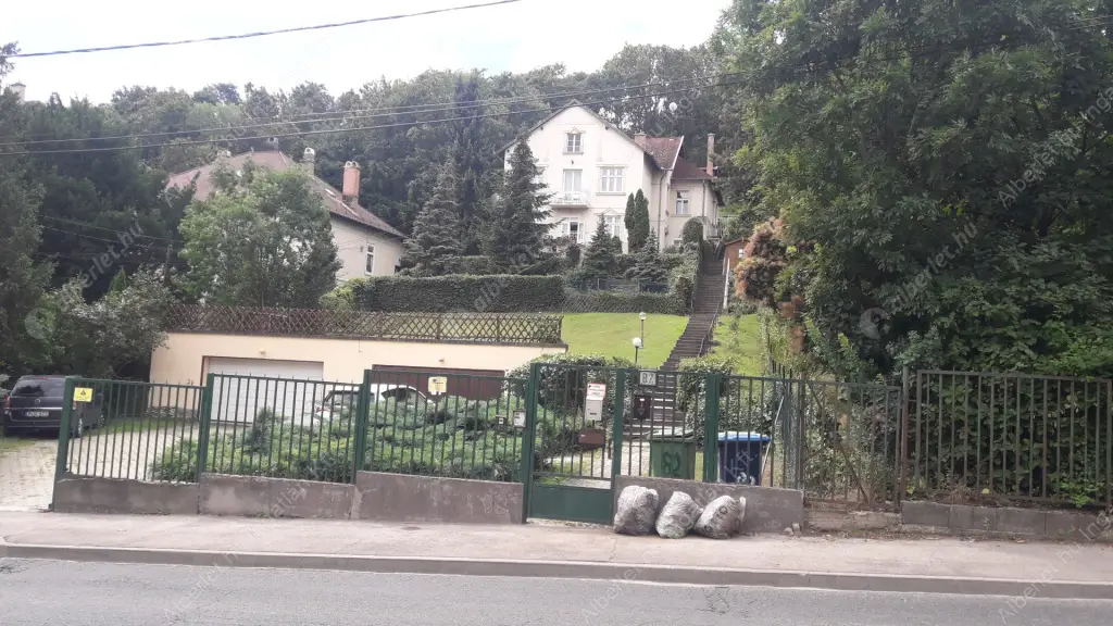 Kiadó albérlet 500000 Ft/hó áron: Budapest, II. kerület  Szépvölgyi út. Mérete: 130 nm, 4 szobás | Alberlet.hu - 6597732