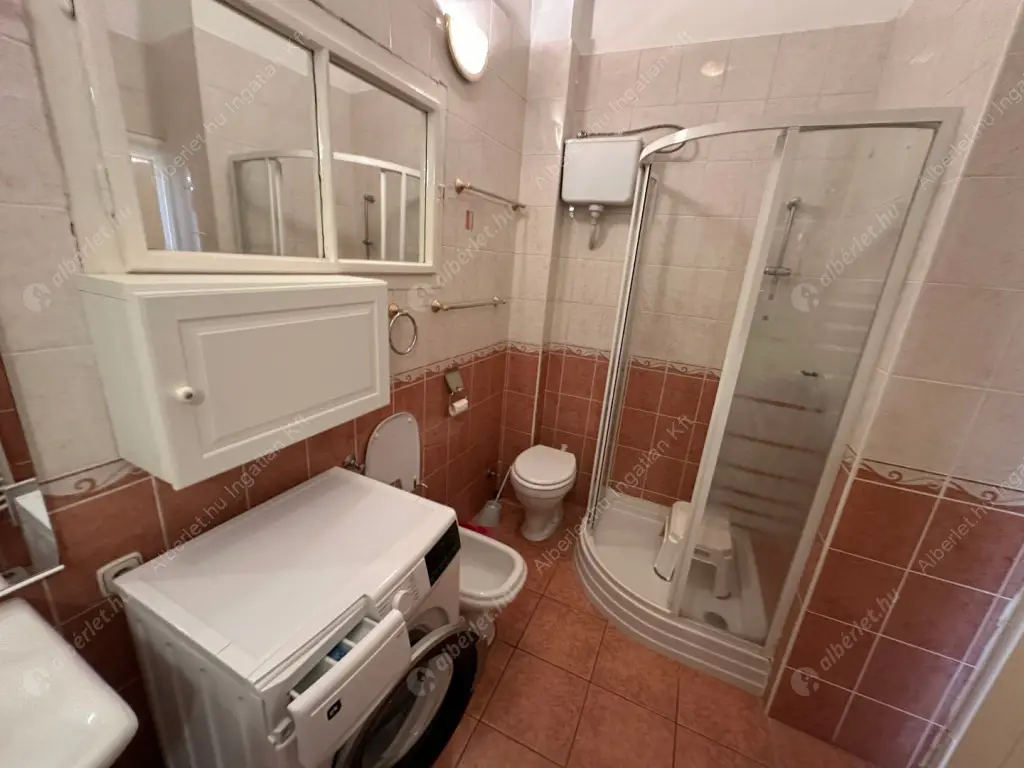 Kiadó albérlet 400000 Ft/hó áron: Budapest, II. kerület  Szilágyi Erzsébet fasor. Mérete: 110 nm, 2 szobás | Alberlet.hu - 6628077