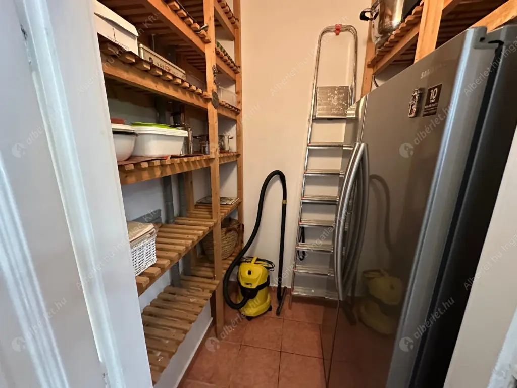 Kiadó albérlet 400000 Ft/hó áron: Budapest, II. kerület  Szilágyi Erzsébet fasor. Mérete: 110 nm, 2 szobás | Alberlet.hu - 6628078