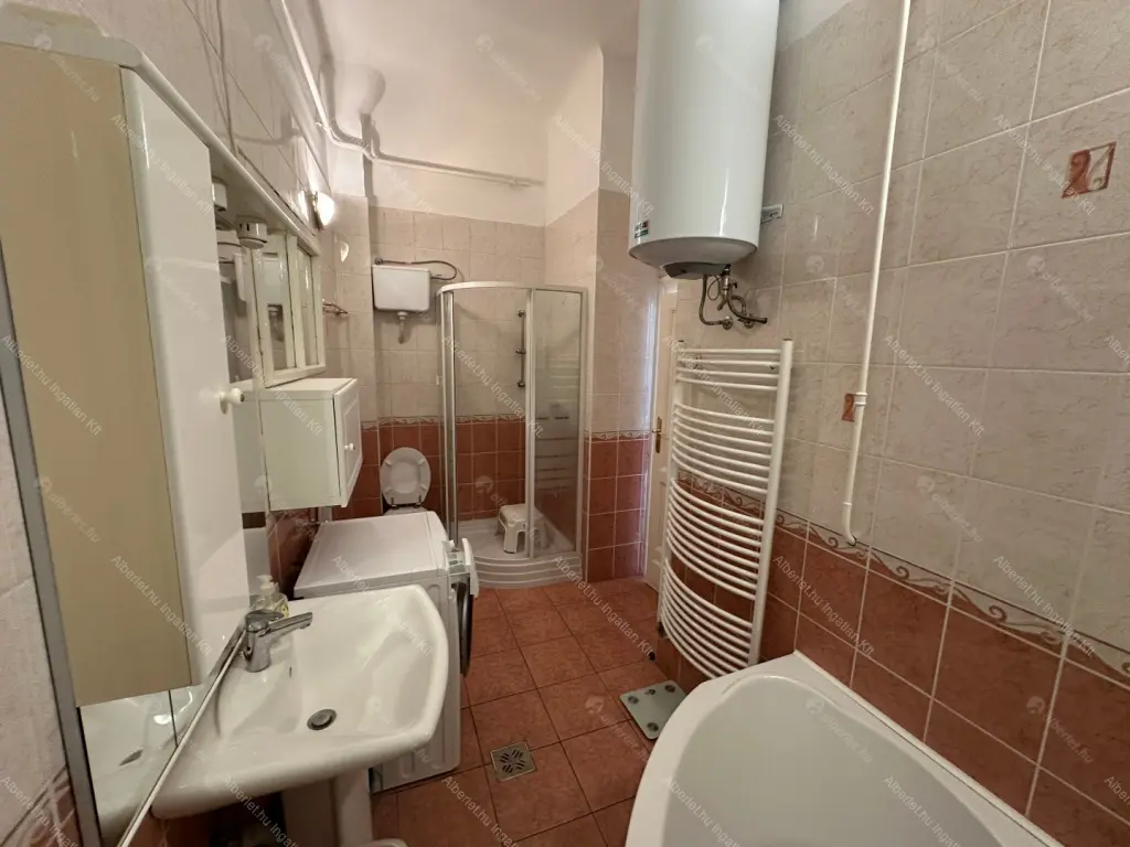 Kiadó albérlet 350000 Ft/hó áron: Budapest, II. kerület  Szilágyi Erzsébet fasor. Mérete: 110 nm, 2 szobás | Alberlet.hu - 6682053