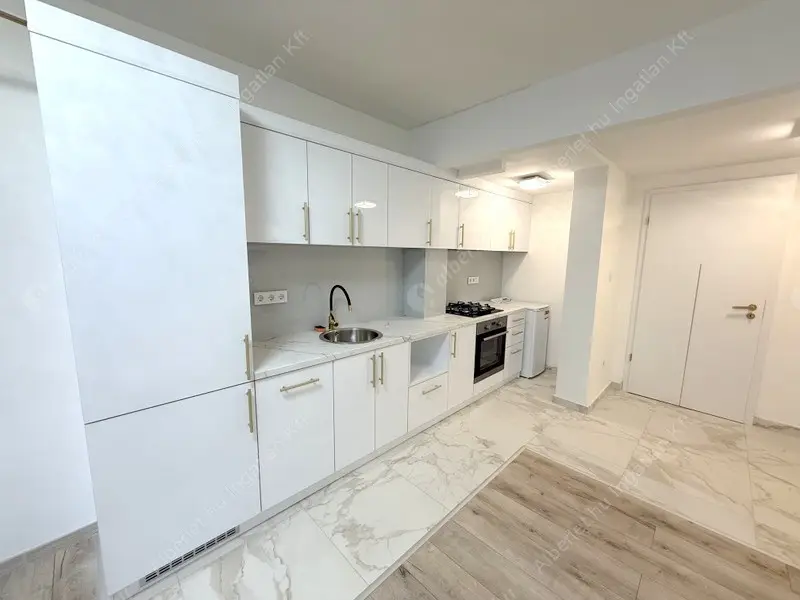 Kiadó albérlet 250000 Ft/hó áron: Budapest, II. kerület  Szilágyi Erzsébet fasor. Mérete: 36 nm, 1 szobás | Alberlet.hu - 6597235