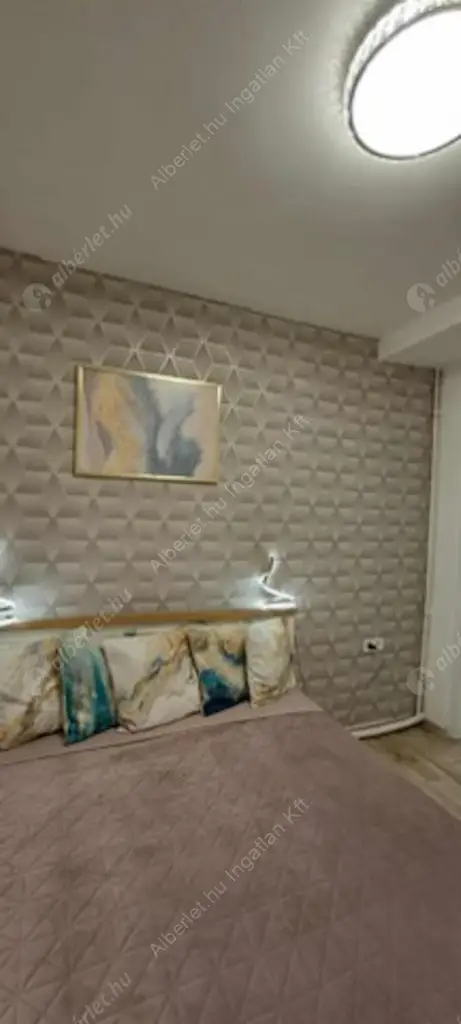 Kiadó albérlet 250000 Ft/hó áron: Budapest, II. kerület  Szilágyi Erzsébet fasor. Mérete: 36 nm, 1 szobás | Alberlet.hu - 6622363