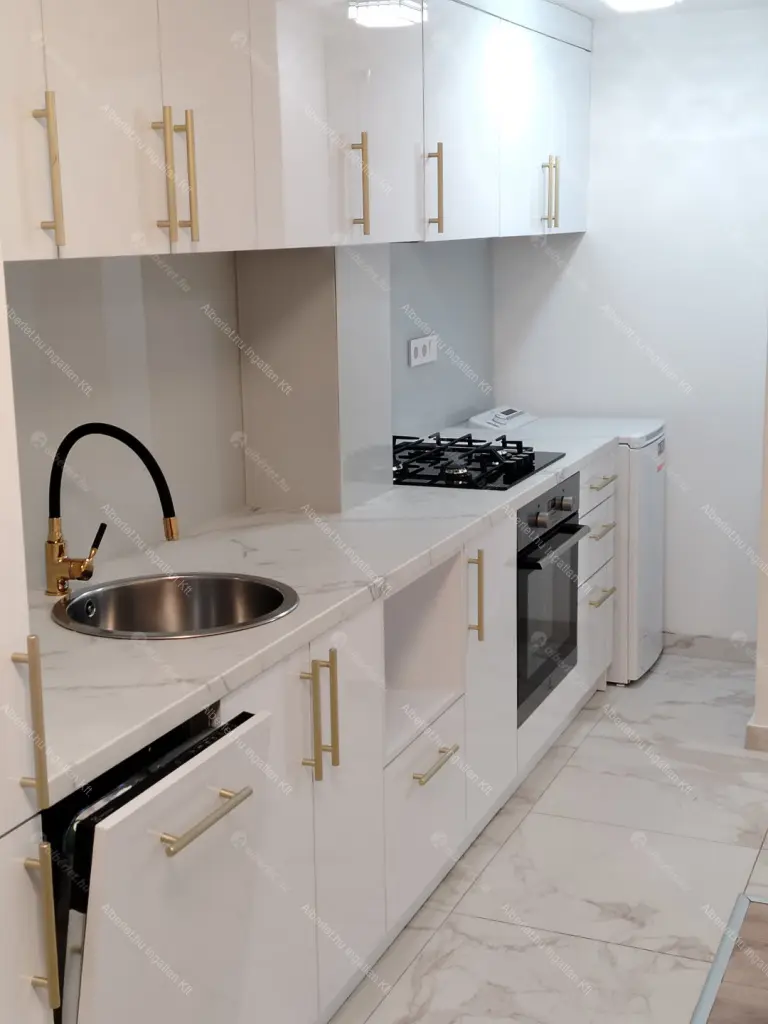 Kiadó albérlet 225000 Ft/hó áron: Budapest, II. kerület  Szilágyi Erzsébet fasor. Mérete: 36 nm, 1 szobás | Alberlet.hu - 6648726