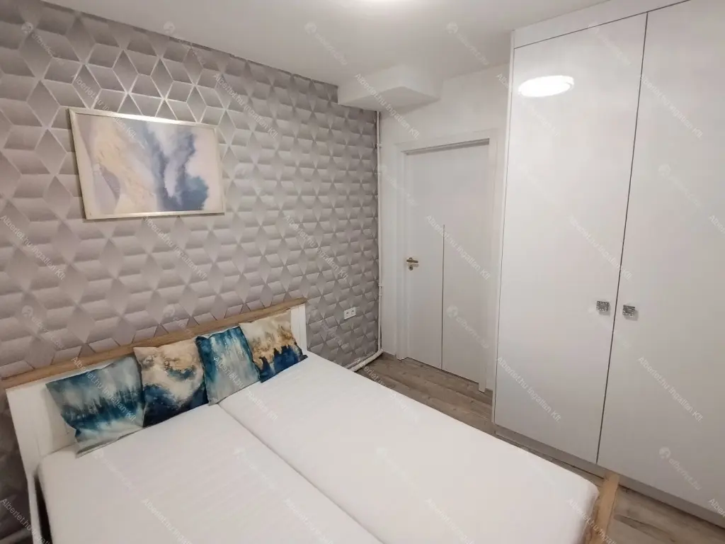 Kiadó albérlet 225000 Ft/hó áron: Budapest, II. kerület  Szilágyi Erzsébet fasor. Mérete: 36 nm, 1 szobás | Alberlet.hu - 6648733